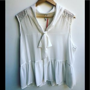 ELLE BOW FRONT TIE OFF WHITE SHEER TOP XS NWT